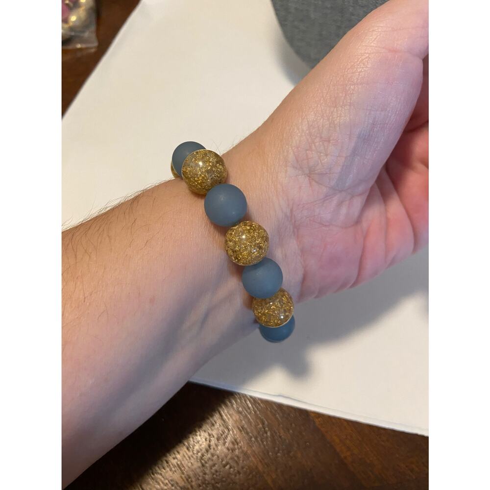 bead bracelet - Picture 2 of 3